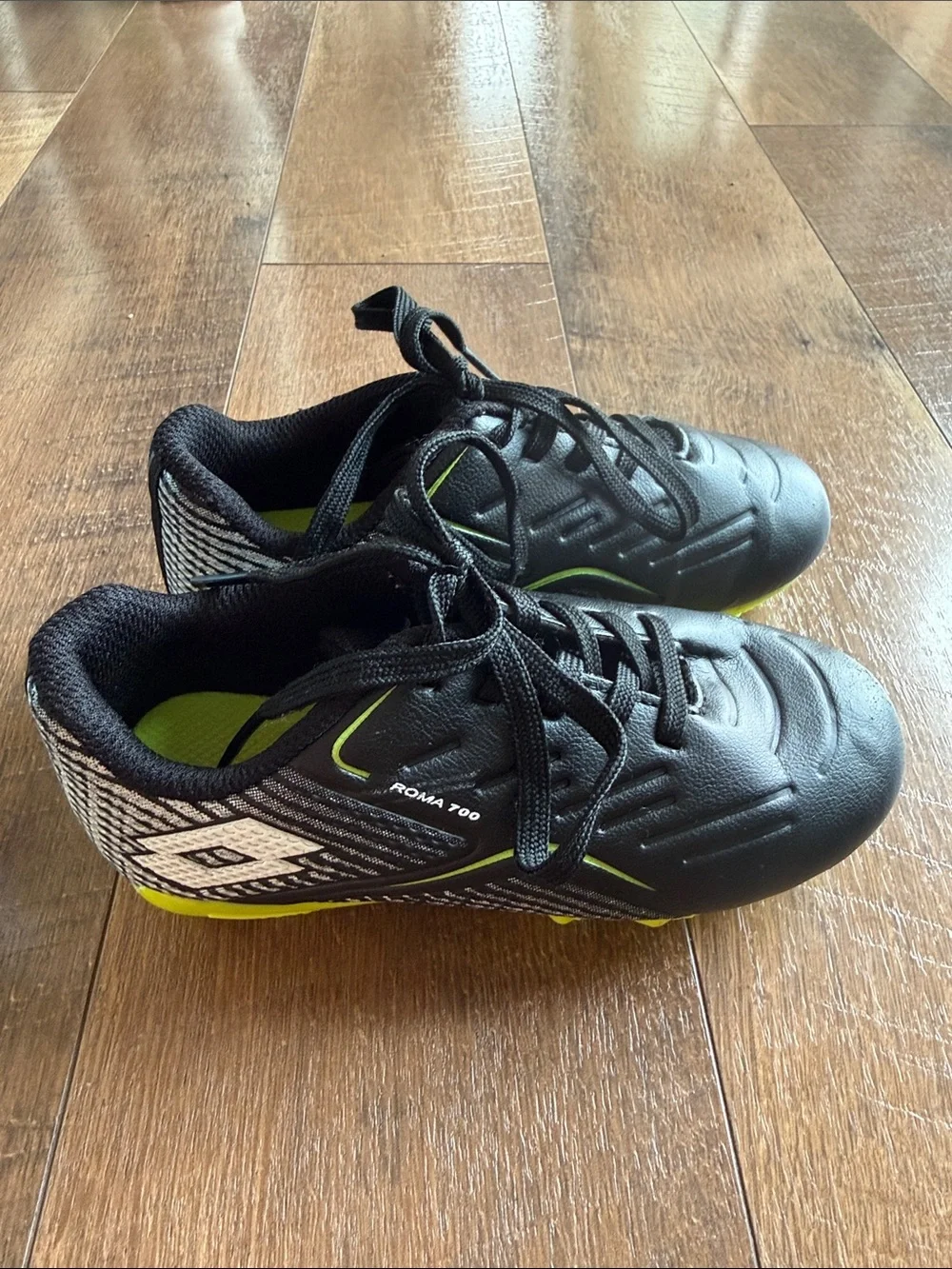 Lotto Kids Black Athletic Cleats